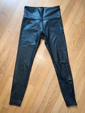 Athleta Black Flaton Ultra High-Rise Tights